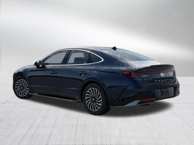 Hyundai Sonata Hybrid  2026