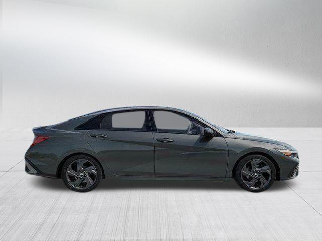 Hyundai Elantra  2026