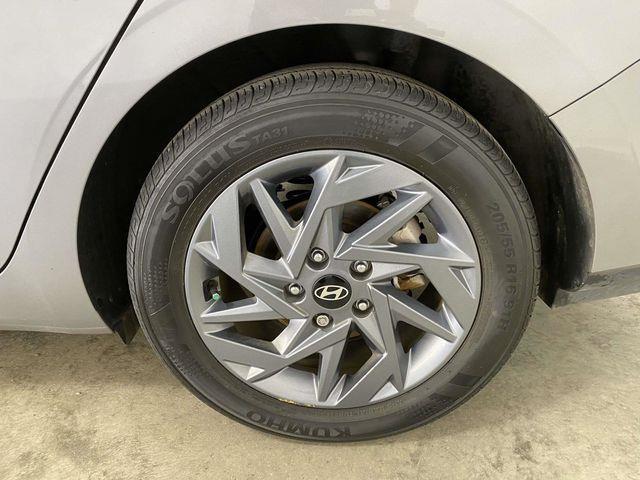 Hyundai Elantra  2024