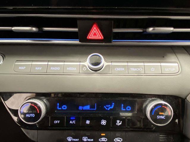 Hyundai Elantra  2024