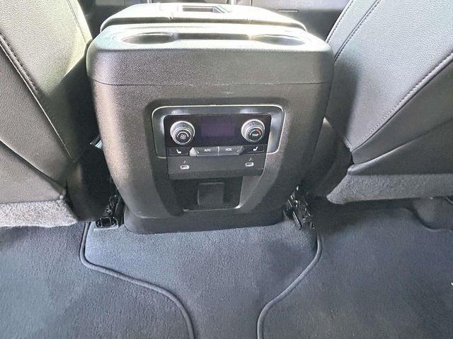 Chevrolet Suburban  2022