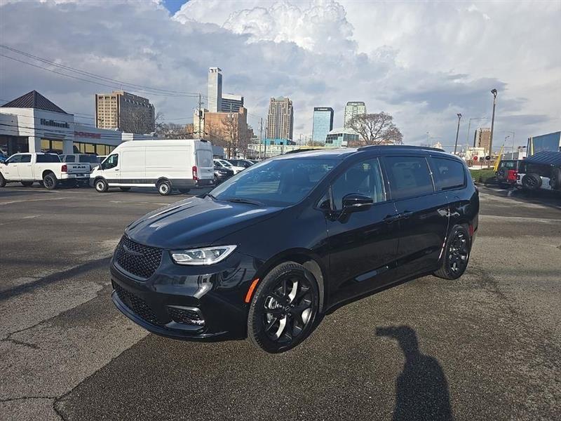 Chrysler Pacifica  2026