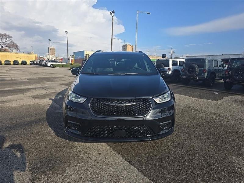 Chrysler Pacifica  2026