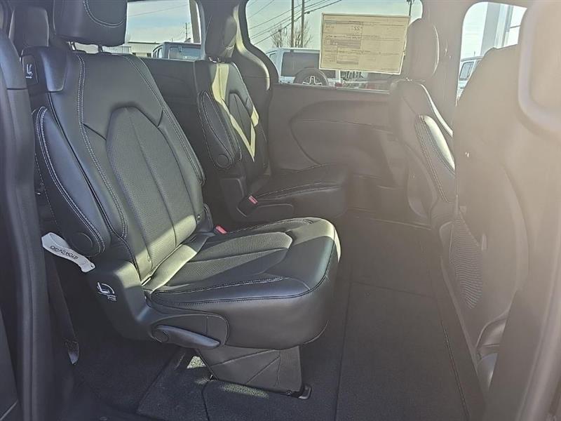 Chrysler Pacifica  2026