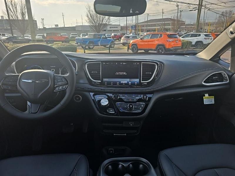 Chrysler Pacifica  2026