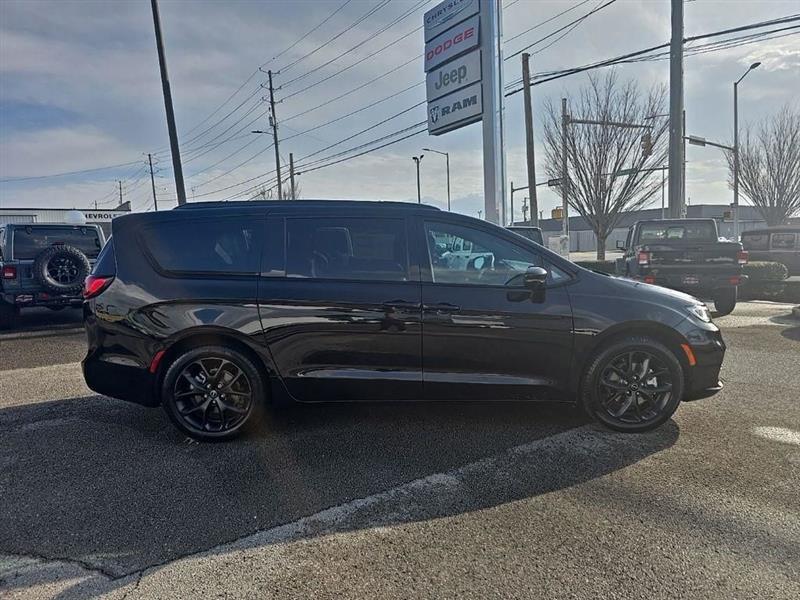 Chrysler Pacifica  2026