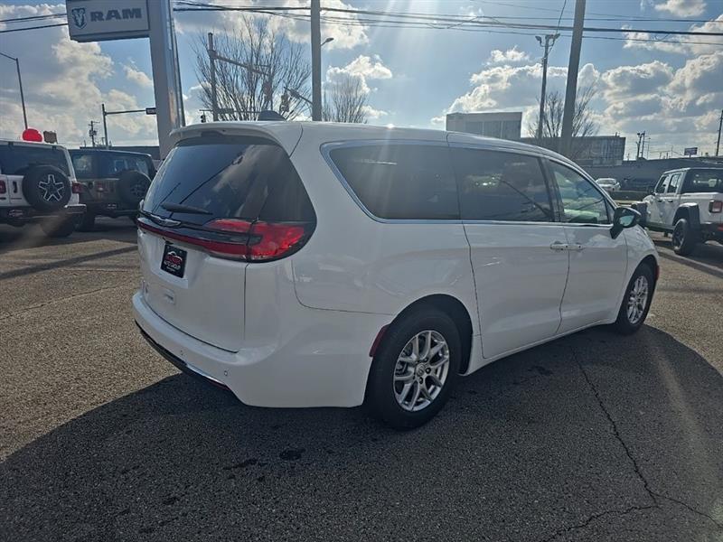 Chrysler Pacifica  2026