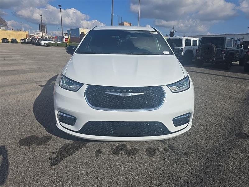 Chrysler Pacifica  2026