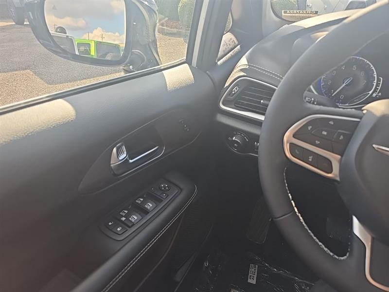 Chrysler Pacifica  2026