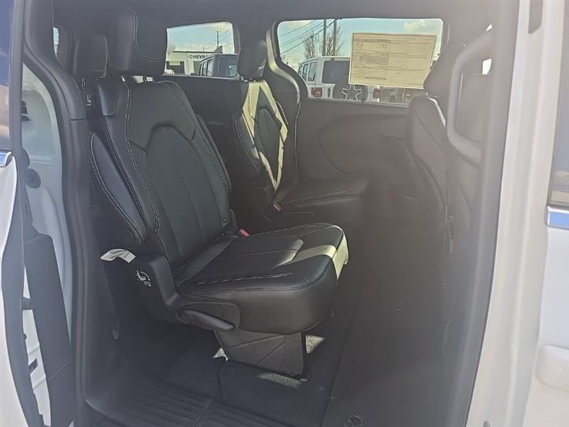 Chrysler Pacifica  2026