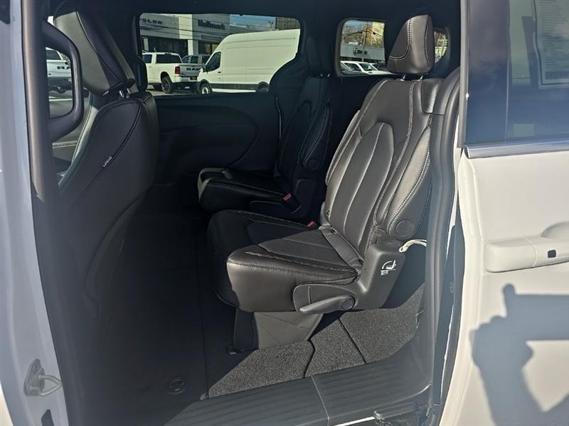 Chrysler Pacifica  2026