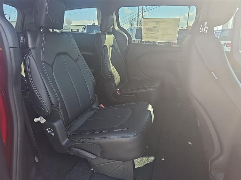 Chrysler Pacifica  2026