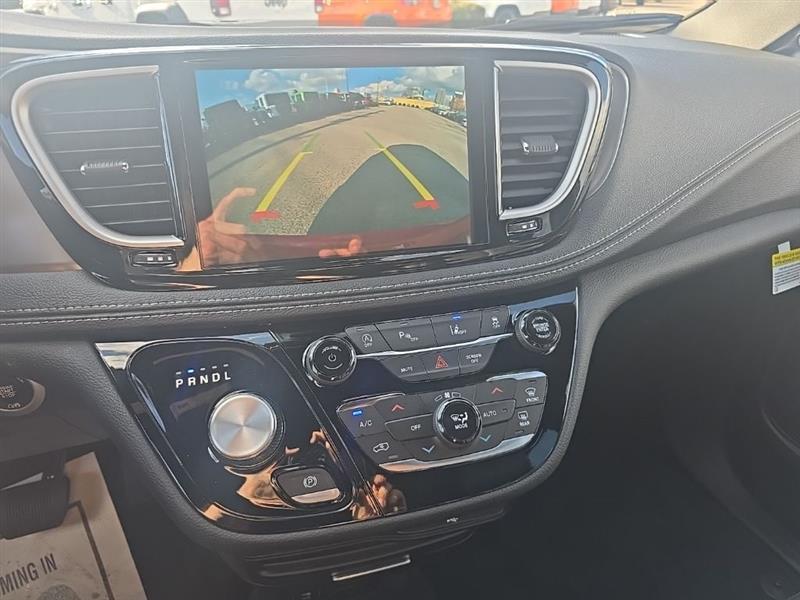 Chrysler Pacifica  2026