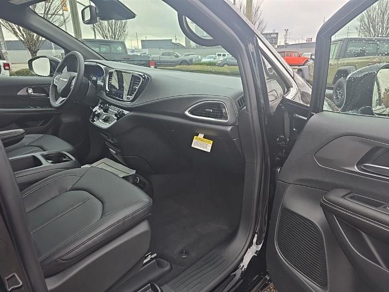 Chrysler Pacifica  2026