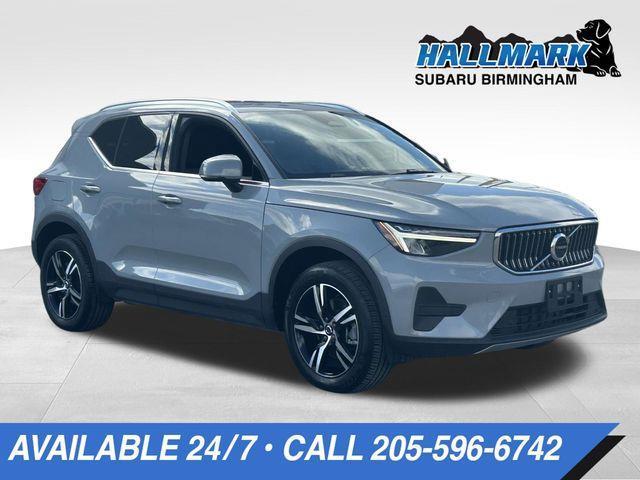 Volvo XC40  2024