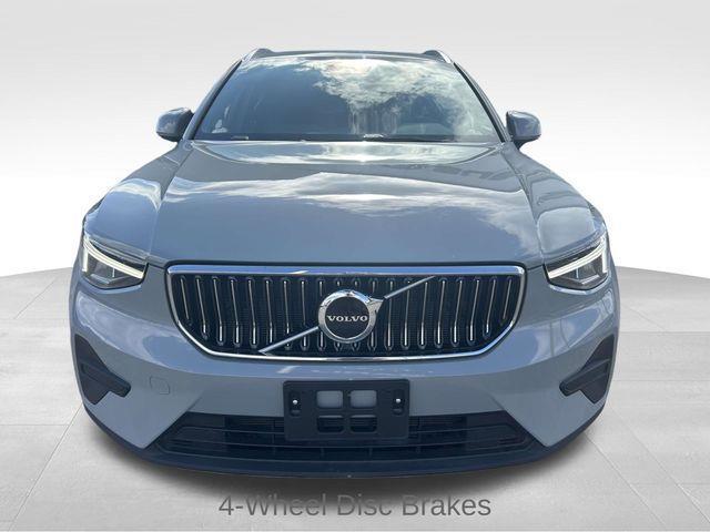 Volvo XC40  2024