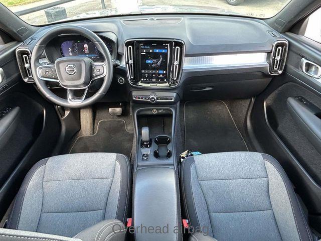 Volvo XC40  2024