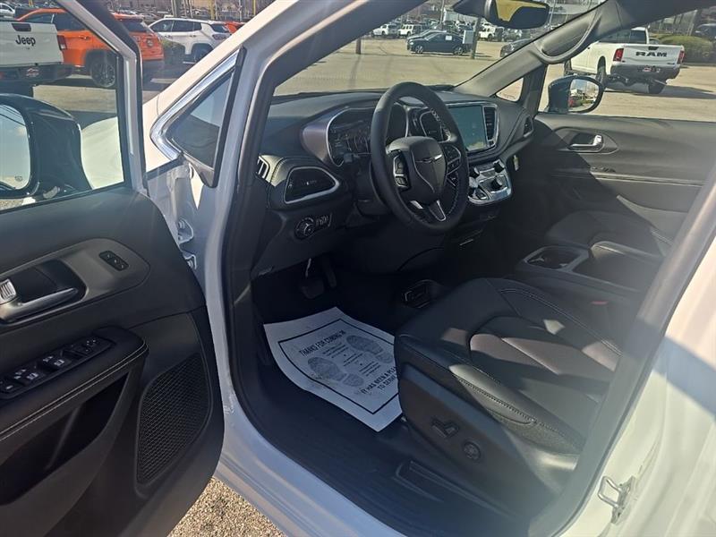 Chrysler Pacifica  2026