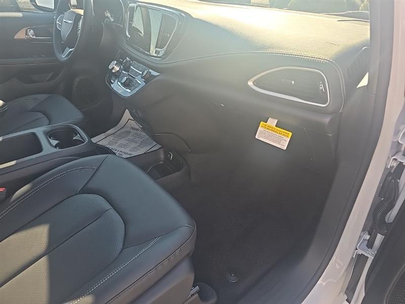 Chrysler Pacifica  2026