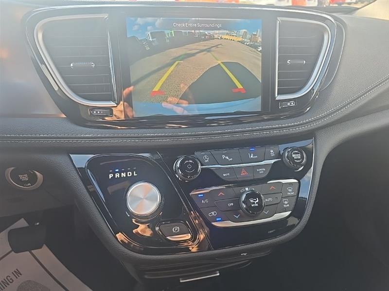 Chrysler Pacifica  2026