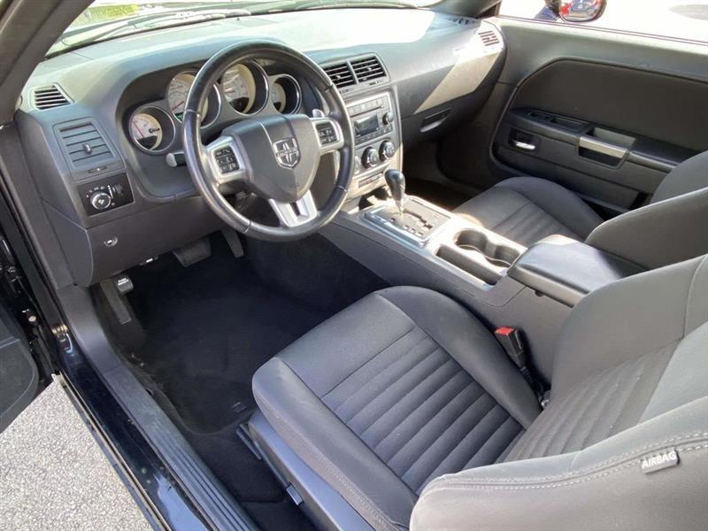 Dodge Challenger  2013