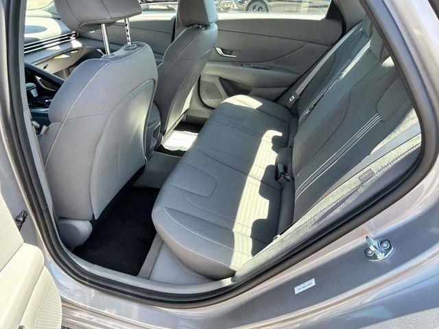 Hyundai Elantra  2026