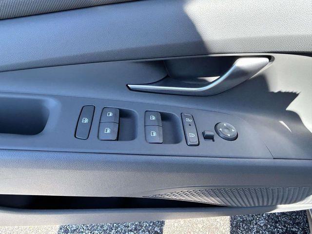 Hyundai Elantra  2026