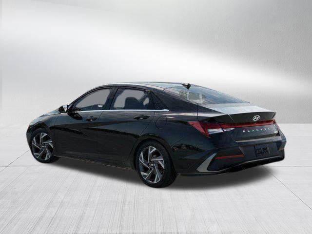 Hyundai Elantra  2026