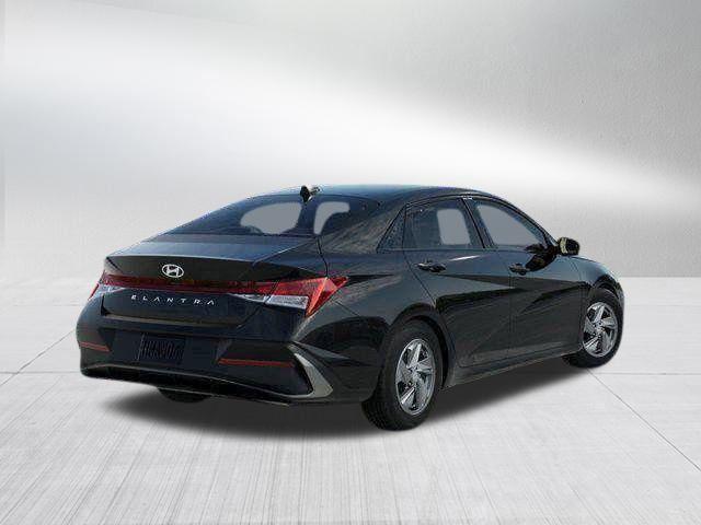 Hyundai Elantra  2026