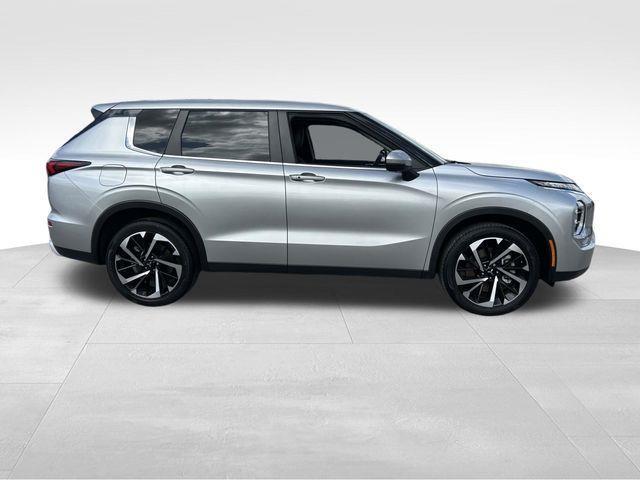 Mitsubishi Outlander  2022