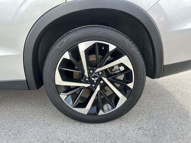 Mitsubishi Outlander  2022