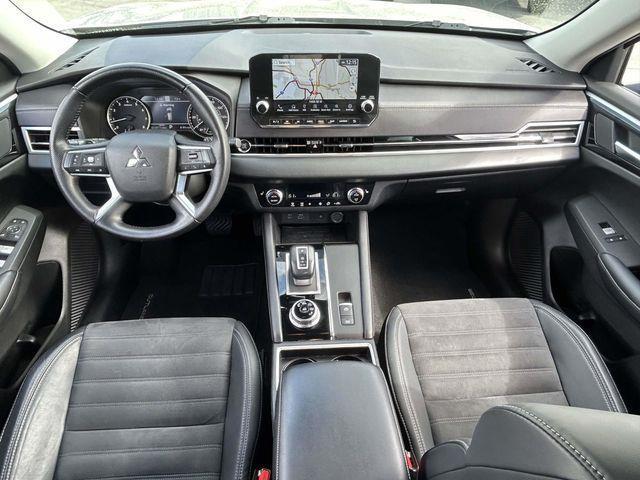 Mitsubishi Outlander  2022