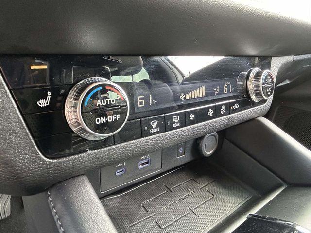 Mitsubishi Outlander  2022