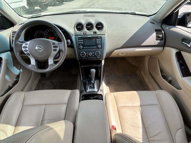 Nissan Altima  2012