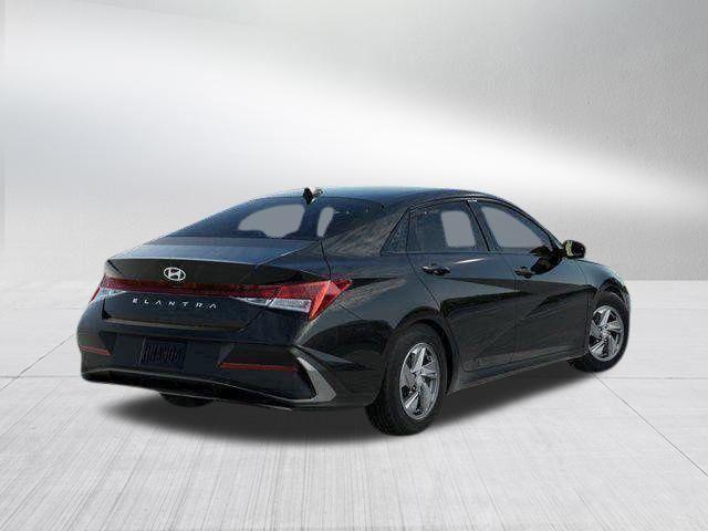 Hyundai Elantra  2026