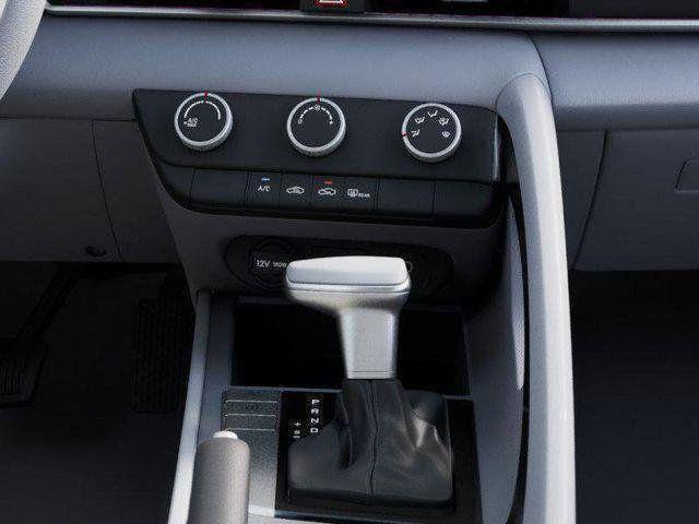 Hyundai Elantra  2026