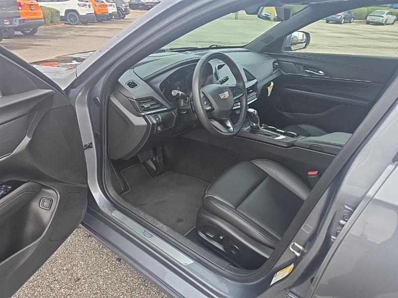 Cadillac CT4  2022