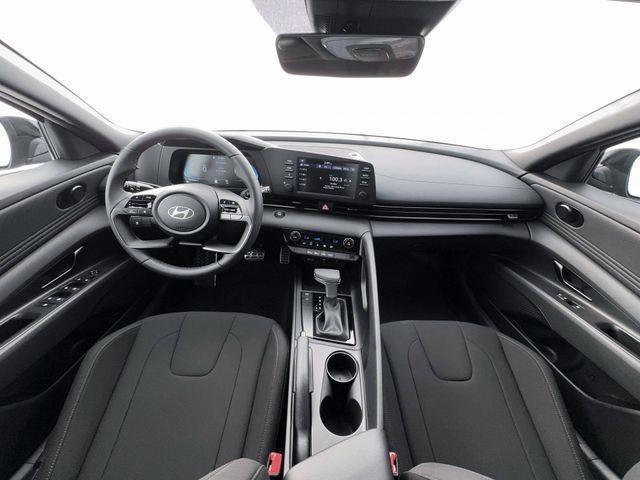Hyundai Elantra  2026