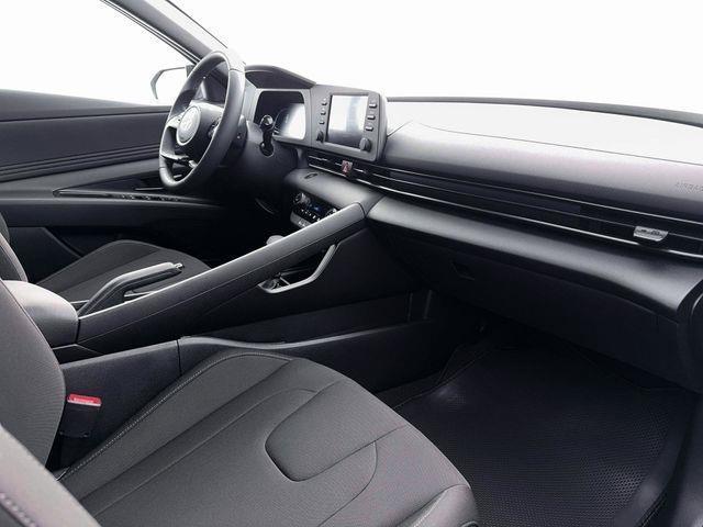 Hyundai Elantra  2026