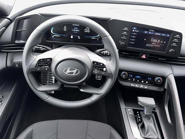 Hyundai Elantra  2026