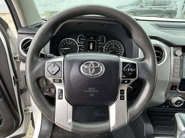 Toyota Tundra  2021