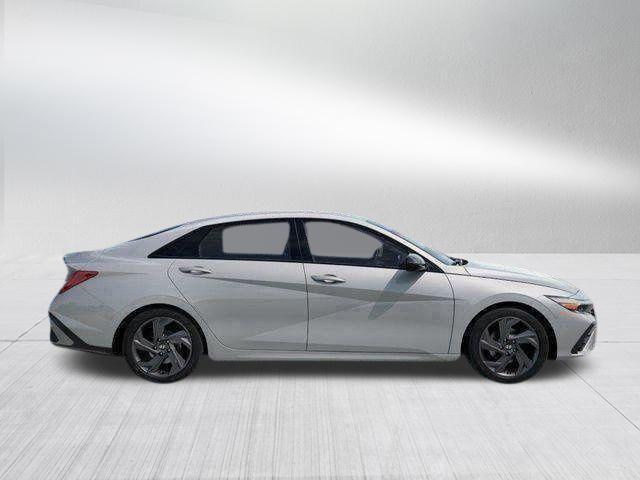 Hyundai Elantra  2026