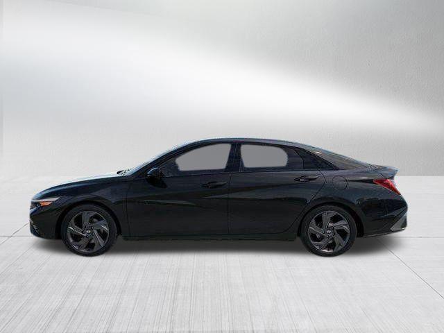 Hyundai Elantra  2026