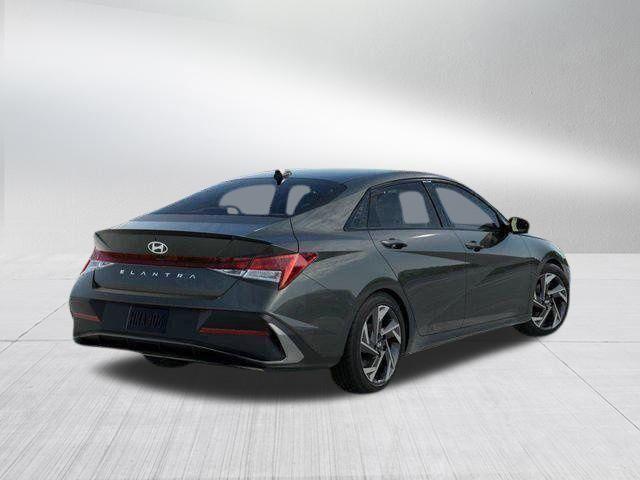 Hyundai Elantra  2026
