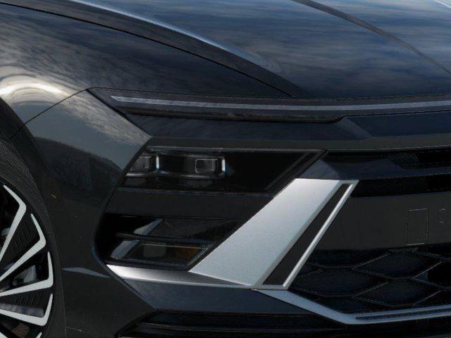 Hyundai Sonata Hybrid  2026