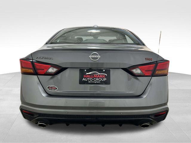 Nissan Altima  2024