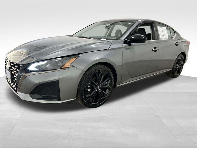 Nissan Altima  2024