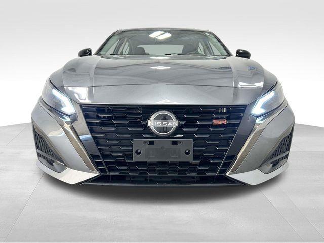Nissan Altima  2024