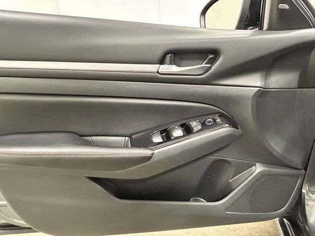 Nissan Altima  2024