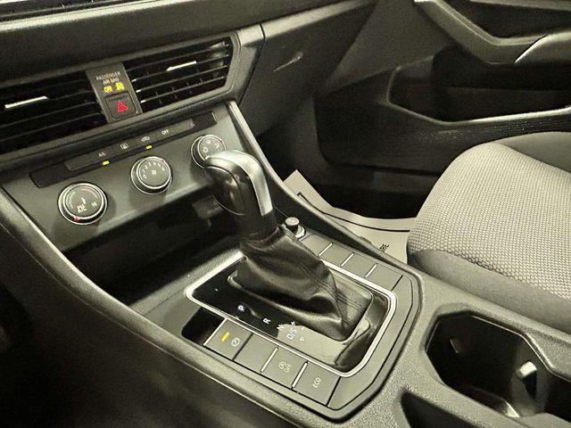 Volkswagen Jetta  2021